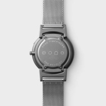 Montre à bille tactile et moderne de dos