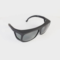 Surlunettes de soleil grises ajustables polarises avec 4 verres