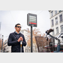 Boitier électronique Rango pour canne blanche arrêt de bus