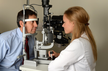 Rééducation orthoptique réalisée par un orthoptiste